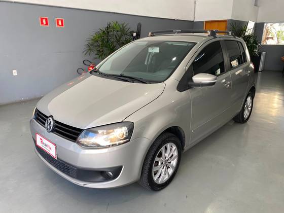 VOLKSWAGEN FOX 1.6 MI 8V FLEX 4P MANUAL VOLKSWAGEN FOX 1.6 MI 8V FLEX 4P MANUAL